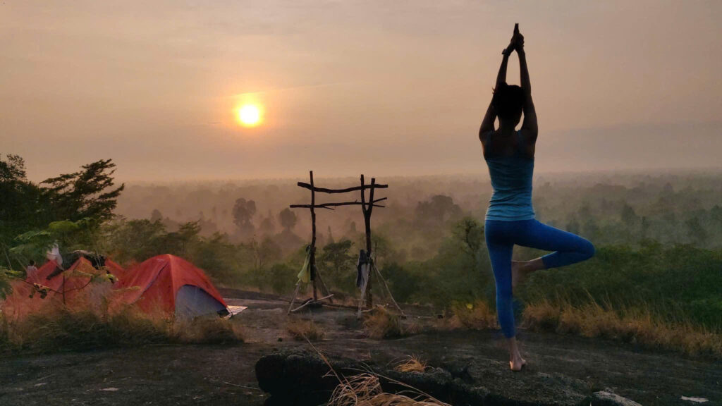 Thức dậy sớm Tập Yoga & đón bình minh tại KDL Thác Mai